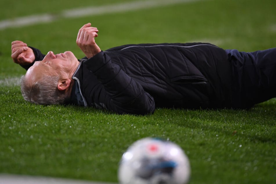 Beim 1:0-Sieg der Freiburger über Eintracht Frankfurt im November wurde Christian Streich (Foto) von Eintracht-Kapitän David Abraham "über den Haufen" gerannt.