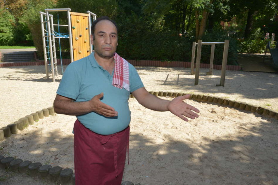 Genervt vom Dauerstress rund um den Spielplatz: Döner-Wirt Fayik Sahin (38).