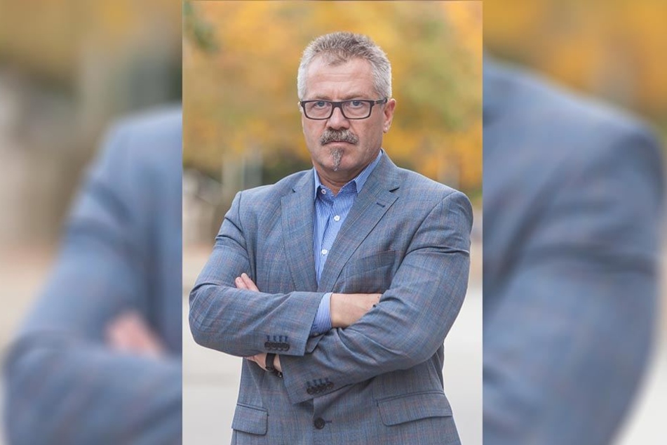 Überraschung: Das Haus der Familie wird nicht verkauft, so Bürgermeister Miko Runkel (56, parteilos). Stattdessen zieht ein freier Träger ein.