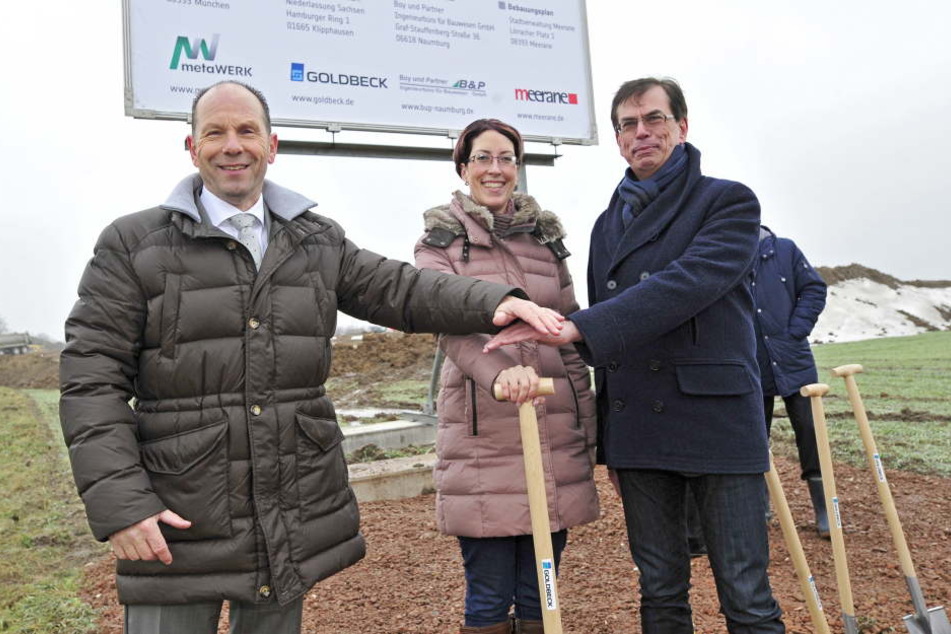 v.l.: Prof. Dr. Lothar Ungerer, Bürgermeister Meerane, Cathleen Frost (39), Geschäftsführerin metaWerke Meerane GmbH und Michael Müller (56), Mitglied des Vorstandes der metaWerke AG.
