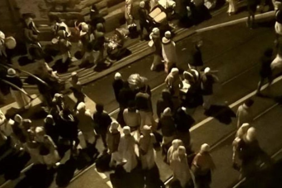 Hunderte Menschen zogen in der vergangenen Nacht durch Stötteritz