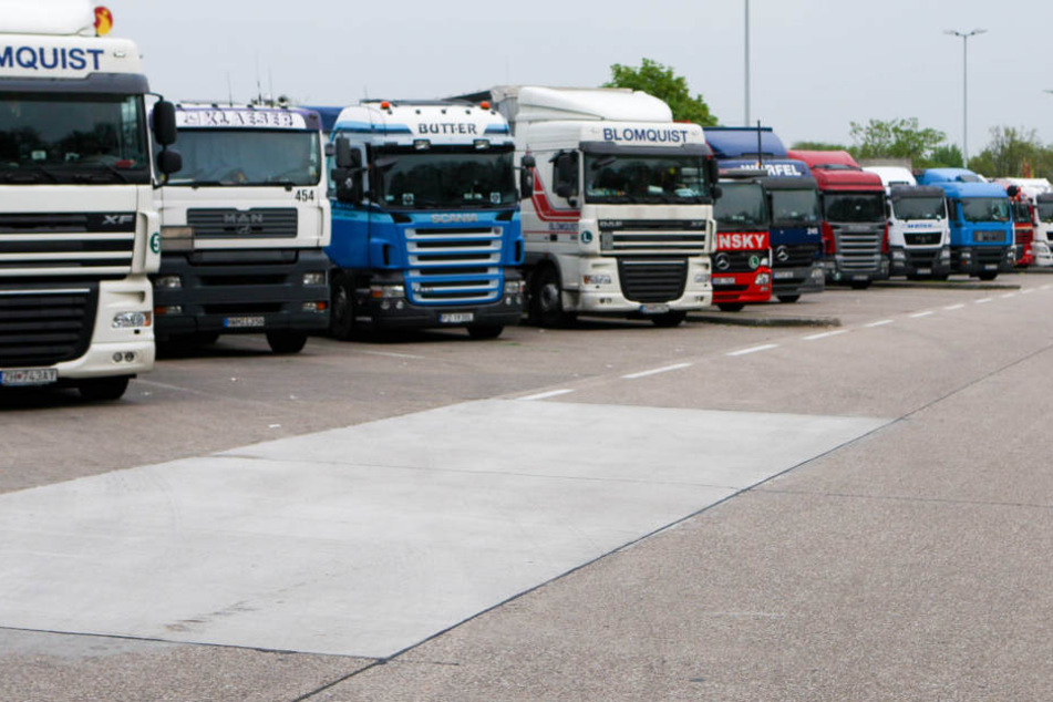 Eltern vergaßen ihren elfjährigen Sohn am Autobahn-Parkplatz (Symbolbild).
