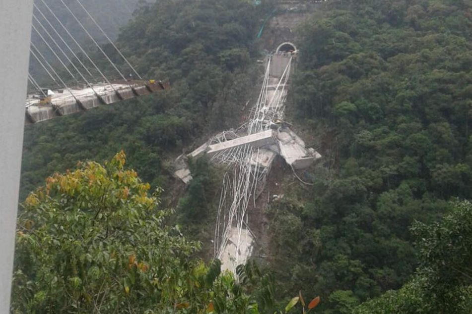 Das rund 280 Meter lange Stück stürzte in die Tiefe.