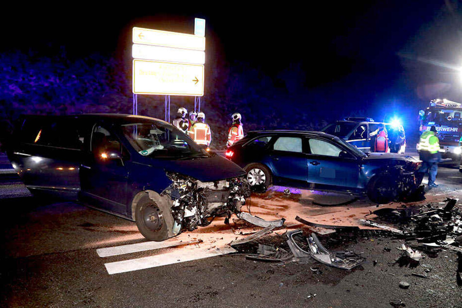 5 Autos waren in einen Unfall nahe der Autobahn 17 verwickelt.