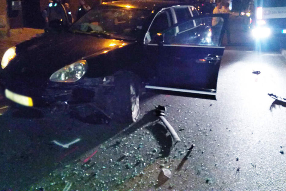 Aus diesem Porsche flüchete Marcel M. (41) zu Fuß.