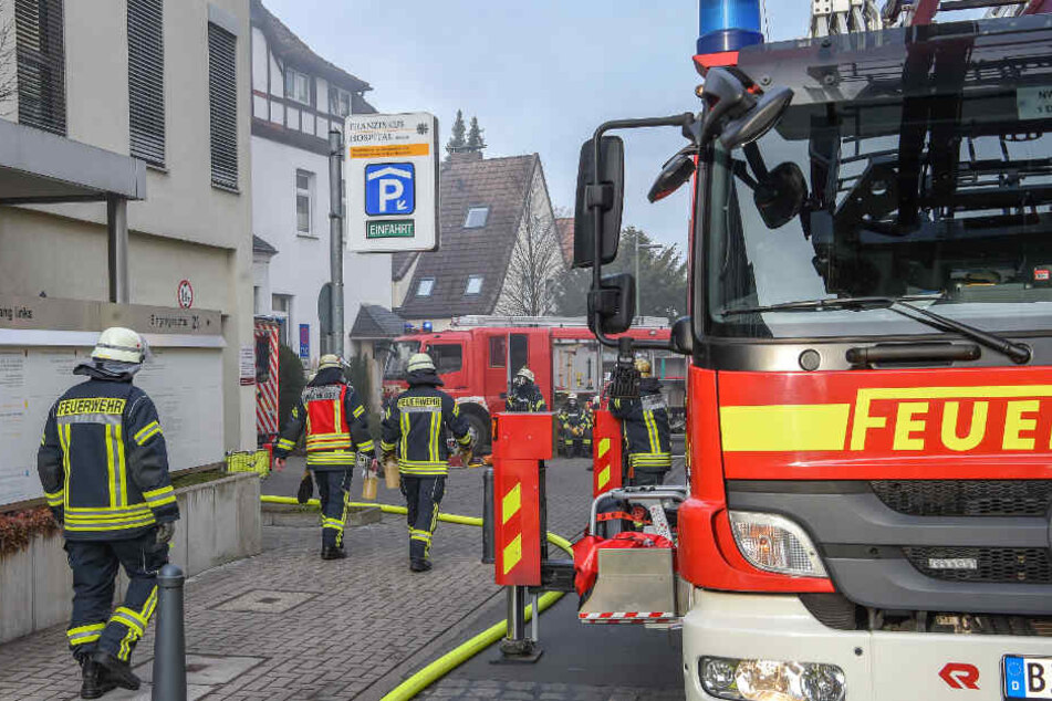 Die Feuerwehr Bielefeld war mit einem Großaufgebot am "Klösterchen".