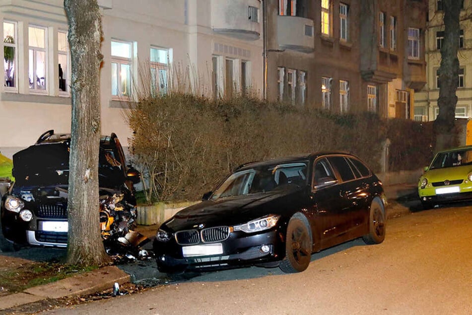 Der Skoda rammte mehrere Autos.