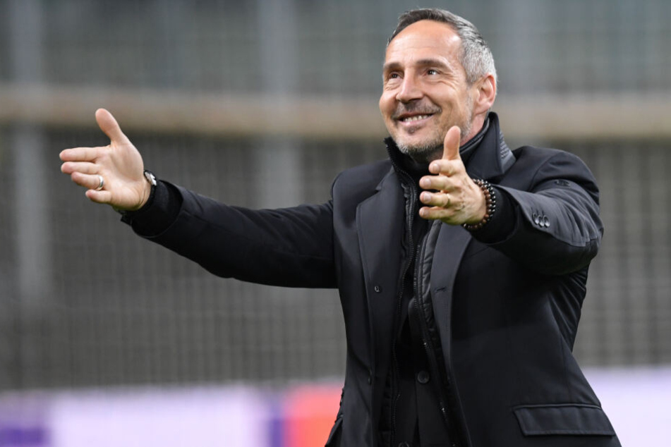 Eintracht-Trainer Adi Hütter durfte am Donnerstag erst mit Verspätung mit den Eintracht-Fans jubeln.