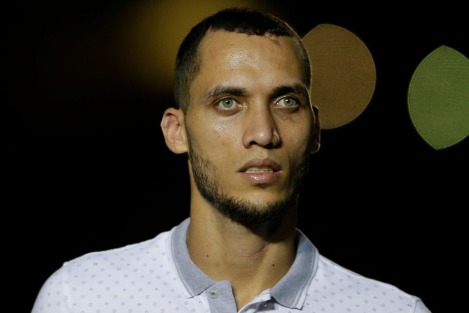 Der Brasilianer Neto, ein ehemaliger Fußballspieler von Chapecoense, der den tödlichen Flugzeugabsturz der Mannschaften im Jahr 2016 überlebte, gab seinen Rücktritt vom Sport bekannt.