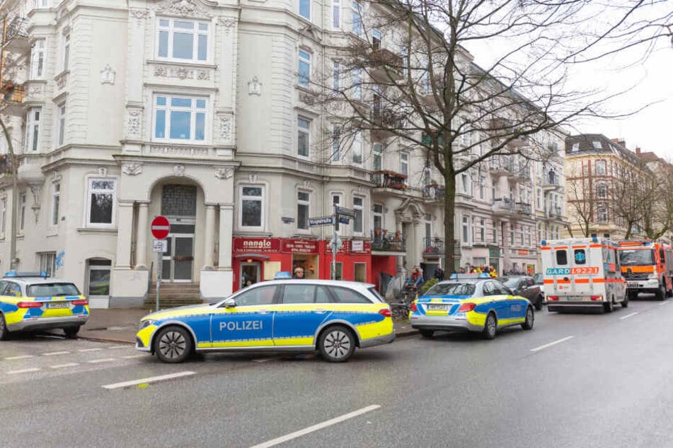 Die Polizei rückte mit mehreren Streifenwagen am Einsatzort an.