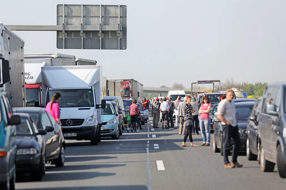 Auf der A14 in Richtung Dresden bildete sich in den frühen Morgenstunden ein langer Stau. (Symbolbild)