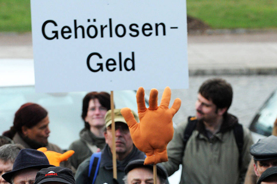 Gehörlose in Thüringen fordern finanzielle Unterstützung vom Land.