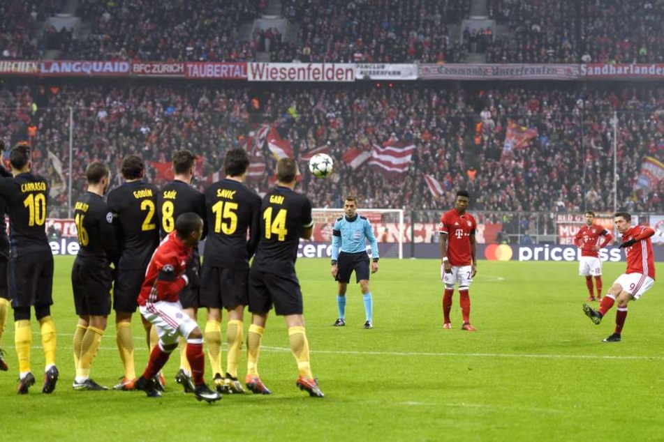 Der Pole war der Matchwinner gegen den letztmaligen Halbfinal-Bezwinger Atlético Madrid vor 70.000 Zuschauern.