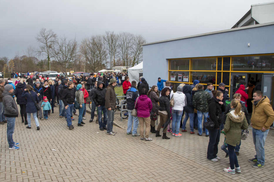 Mehr als 3700 Personen ließen sich am 14. November 2015 registrieren.