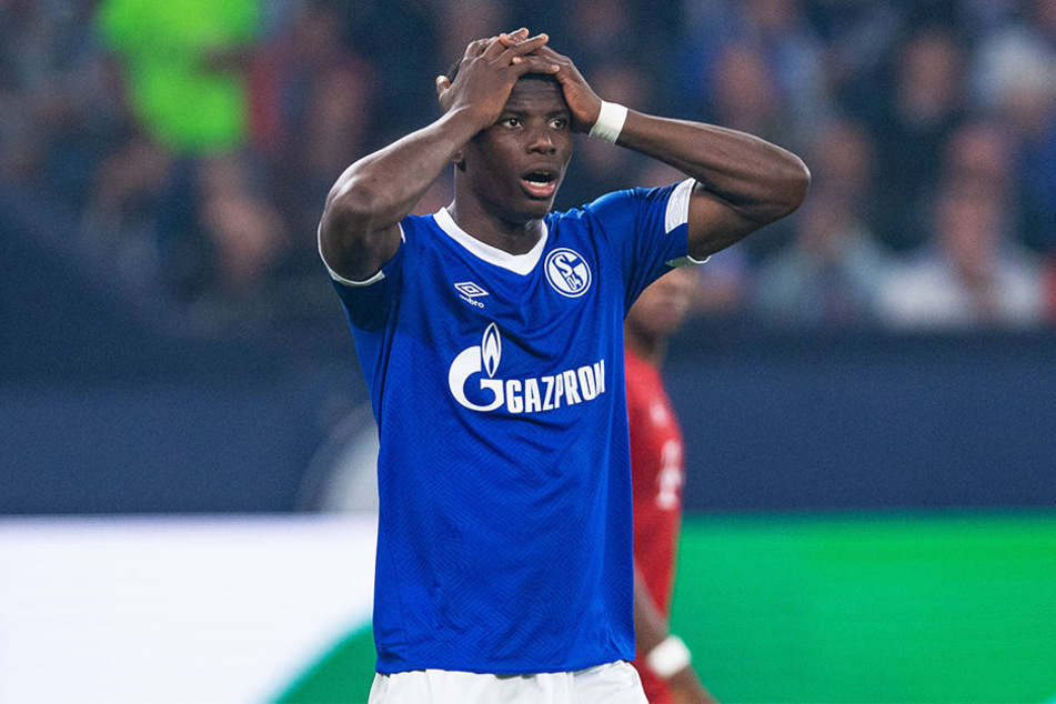 Verzweifelt momentan wie der Rest der Mannschaft: Schalkes Stürmer Breel Embolo.