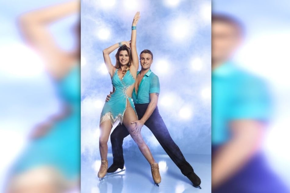 Nadine Klein (34) kämpft mit Niko Ulanovsky (22) bei "Dancing on Ice" um den Sieg.