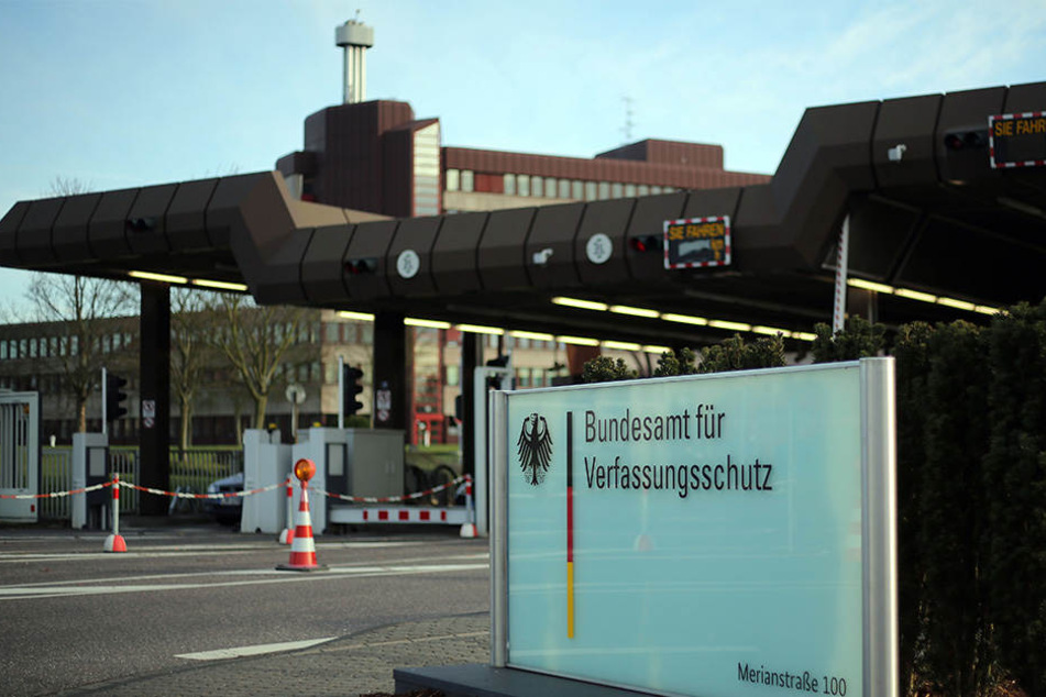 Das Bundesamt für Verfassungsschutz warnt vor der wachsenden Salafisten-Szene in Deutschland.