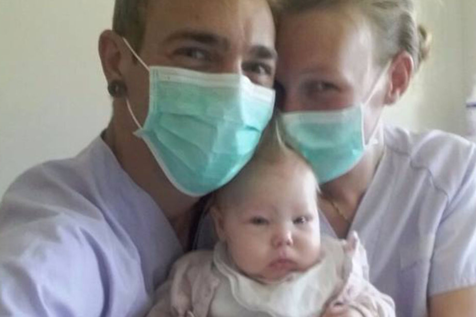 Die kleine Yuna ist in ihrem Jungen Alter schon an Leukämie erkrankt.