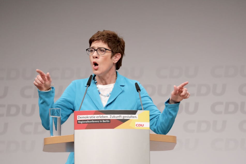 CDU-Generalsekretärin Annegret Kramp-Karrenbauer fordert ein stärkeres Vorgehen gegen die Clankriminalität in deutschen Großstädten.