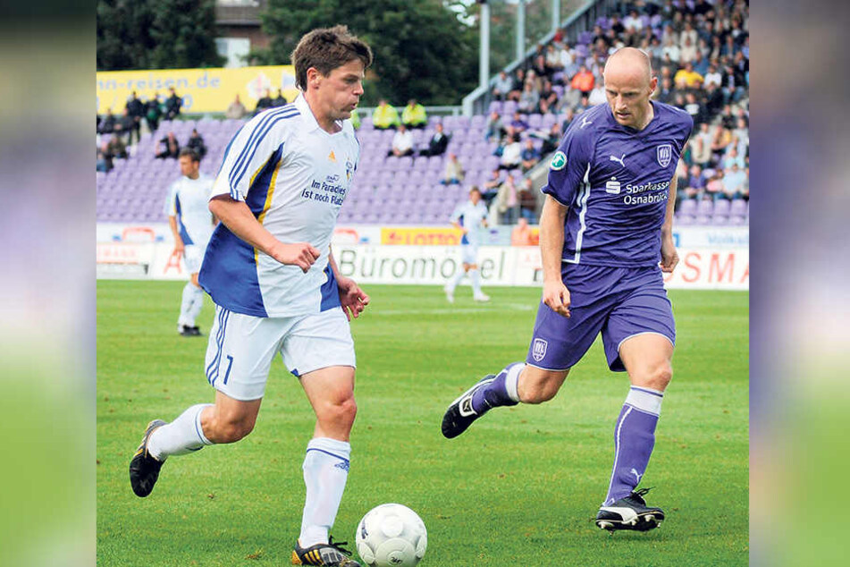 Torsten Ziegner (l., hier 2009 im Jena-Trikot gegen Matthias Heidrich) kickte selbst schon an der Bremer Brücke.