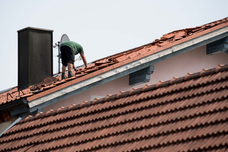 Die Notärzte konnten nichts mehr für ihn tun. Er verstarb noch am Unfallort (Symbolbild).