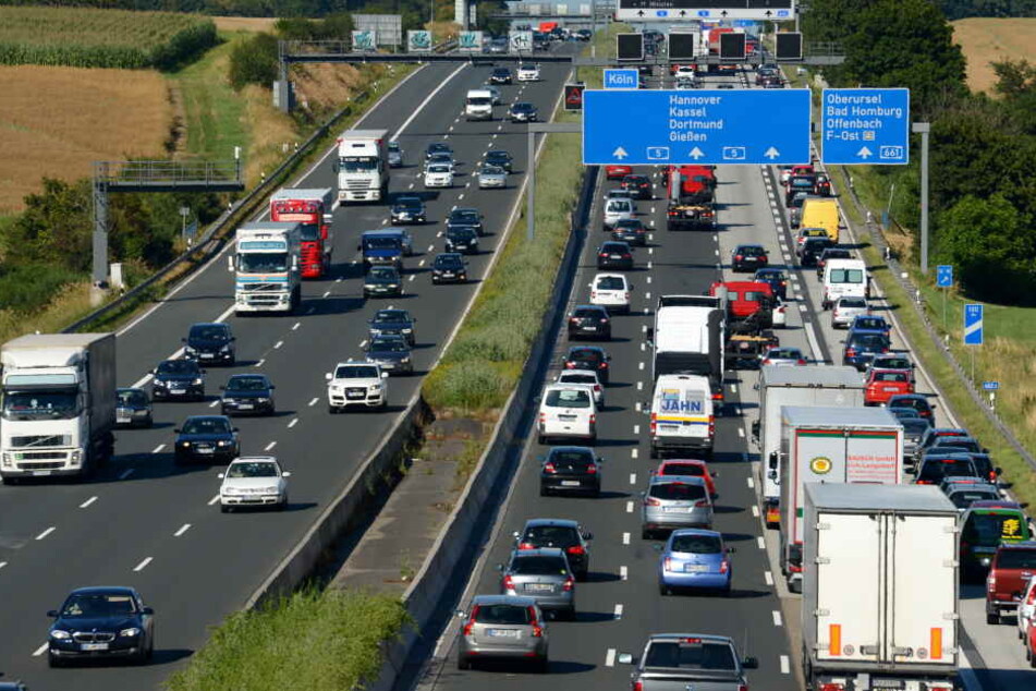 Vor allem die A5 (Bild) und die A7 seien laut ADAC betroffen.