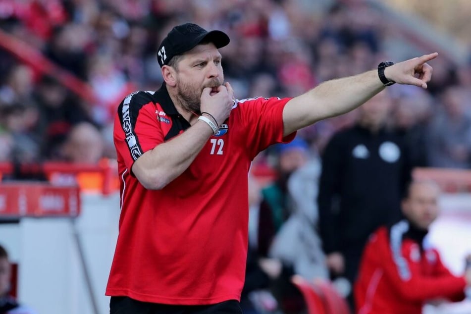 SCP-Coach Steffen Baumgart setzt große Hoffnungen in seine Jungs.