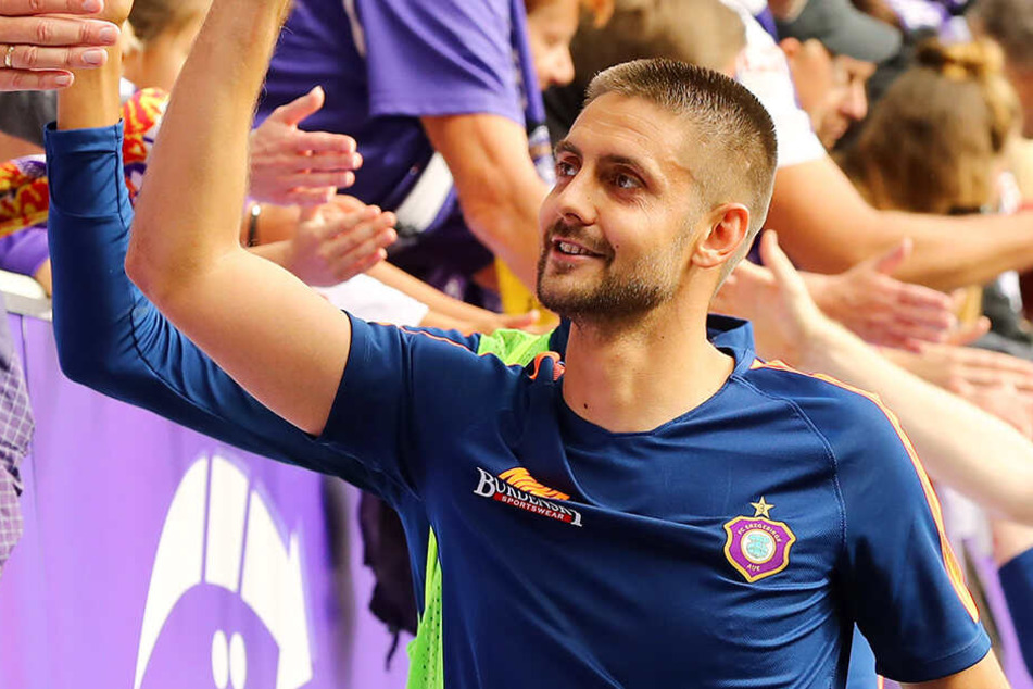Dimitrij Nazarov fühlt sich im beim FCE Aue und im Erzgebirge überhaupt sehr wohl, ist bei die den Veilchen-Fans dank seines Könnens und seiner natürlich Art sehr beliebt.