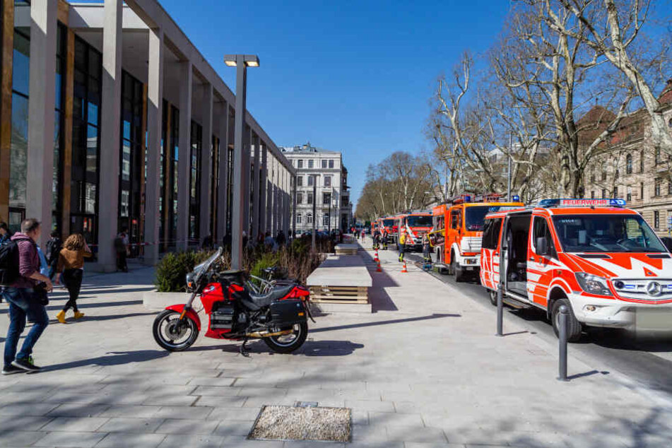 Nur einen Tag nach der Eröffnung, musste die Feuerwehr wegen eines Wasserschadens im Rhein-Main Congress Center anrücken.