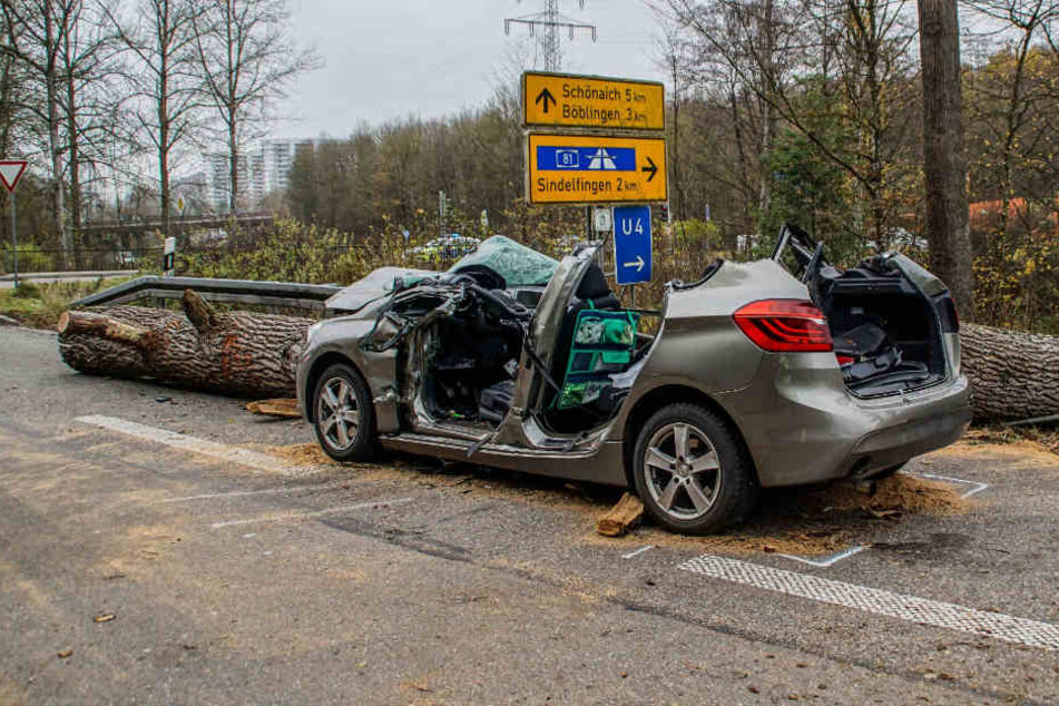 Das Wrack des BMWs.