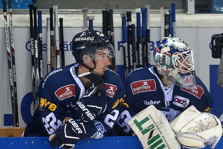 Thomas Schmidt (l.) und Kevin Nastiuk bekamen von Coach Bill Stewart am Sonntag eine Denkpause.