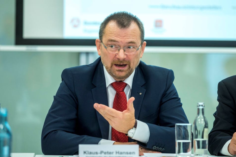 Sachsens Arbeitsagentur-Chef Klaus-Peter Hansen (53) wirbt dafür, dass Jugendliche auch unbekanntere Berufe ins Auge fassen.