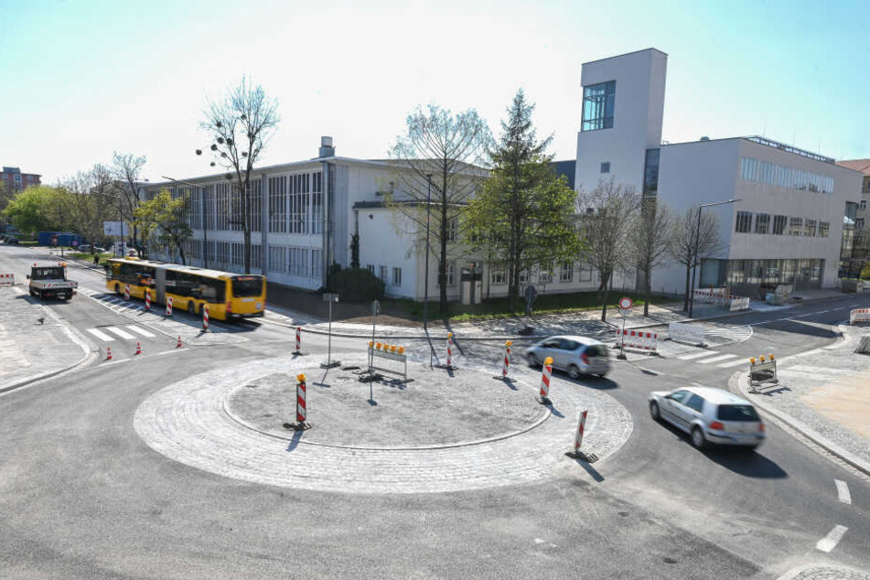 An der Dürerstraße wird noch immer am Kreisverkehr gebaut.