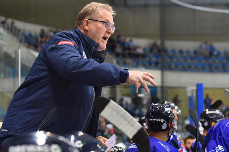 Eislöwen-Coach Franz Steer hat nach dem Wochenende alle Hände voll zu tun, um seine Mannschaft in die Spur zu bekommen.
