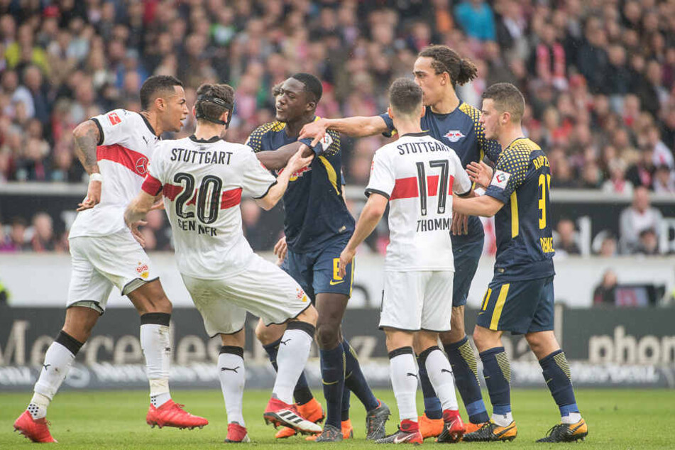 Die Spieler des VfB und von RB hatten sich nicht nur einmal in den Haaren.