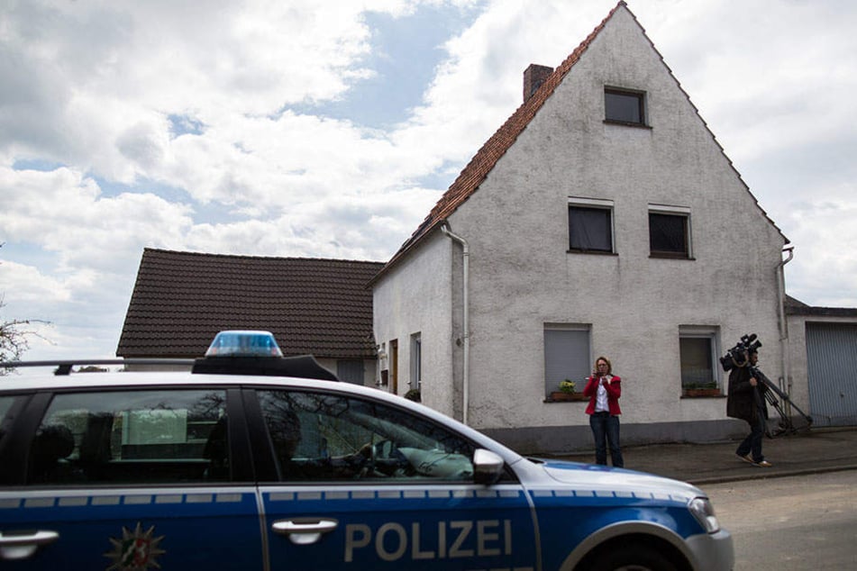 Neben dem Wohnhaus des Horror-Paares in Höxter scheint es weitere Tatorte zu geben.