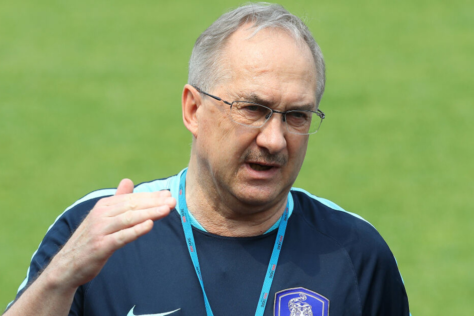 Uli Stielike ist Trainer von Tianjin Teda.
