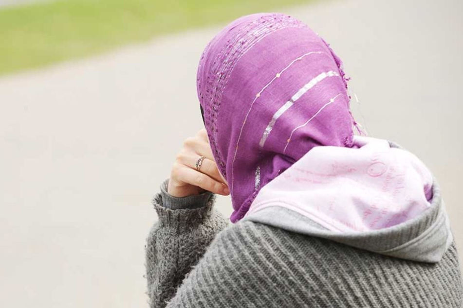 Eine Muslima wurde in Schöneberg beleidigt und angegriffen.