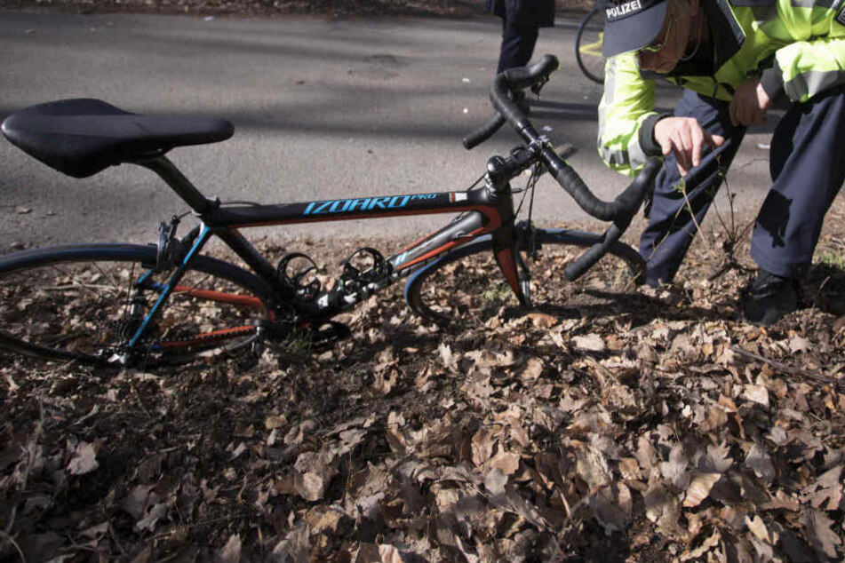 Der 37 Jahre alte Radfahrer hatte keine Chance. (Symbolbild)