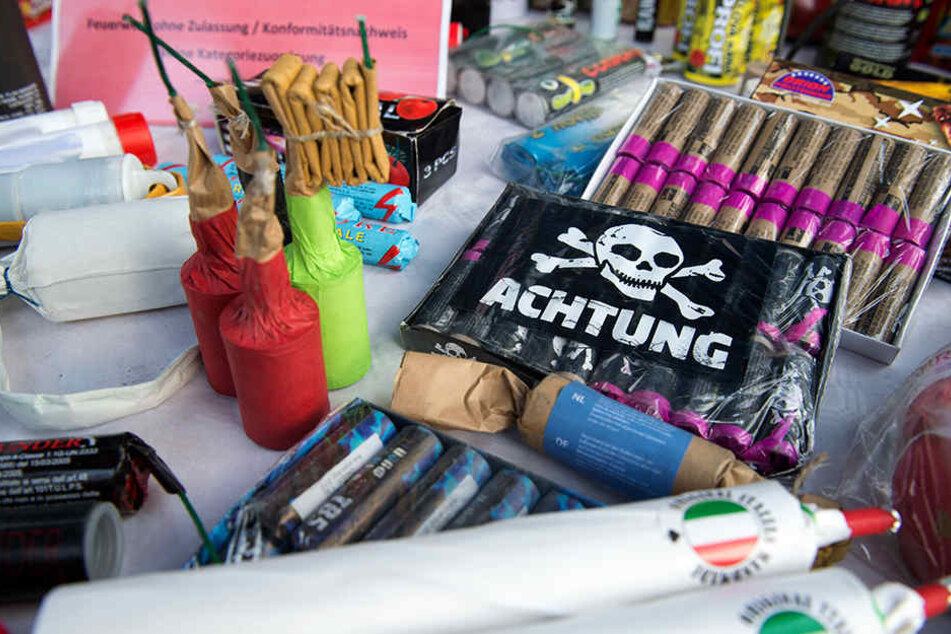 Der Junge hatte 60 unterschiedliche Böller dabei.