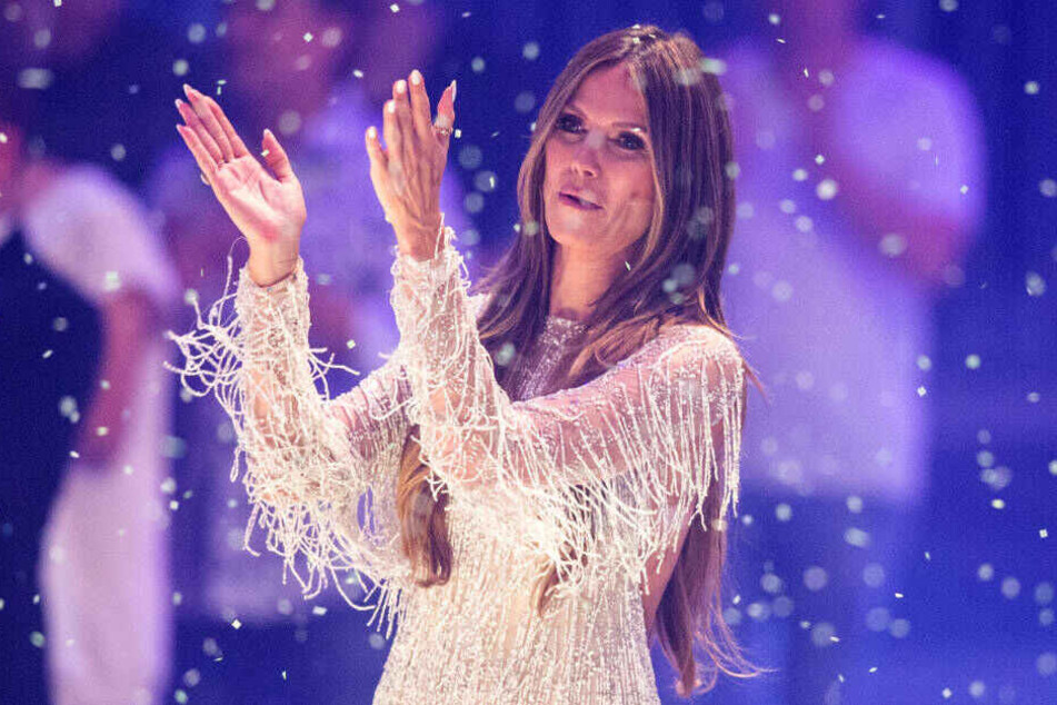 Heidi Klum wird am Donnerstagabend wieder viel Prominenz begrüßen dürfen. Auch ihr Zukünftiger Tom Kaulitz wird mit seiner Band Tokio Hotel auftreten.