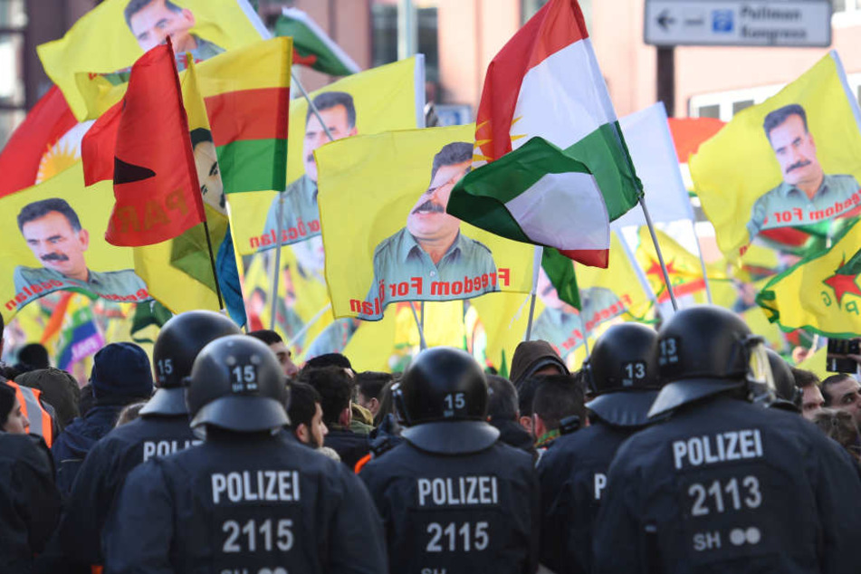 Bereits am 27.01.18 gab es eine Kurden-Demo gegen die türkische Militäroffensive in Nordsyrien.