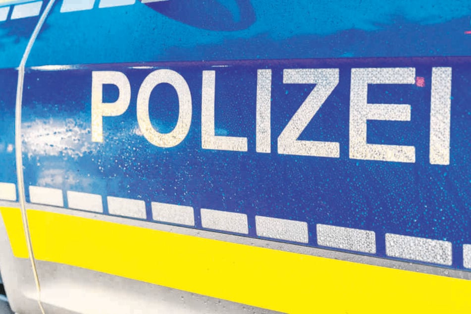 Ein Mann wurde in einer Wohnung in Siegburg bei Köln niedergestochen - womöglich von seiner eigenen Tochter!