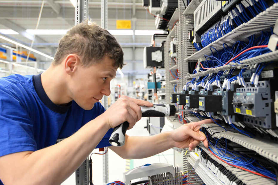 Du suchst einen Job als Elektroniker im Sondermaschinenbau? Dann guck mal hier.