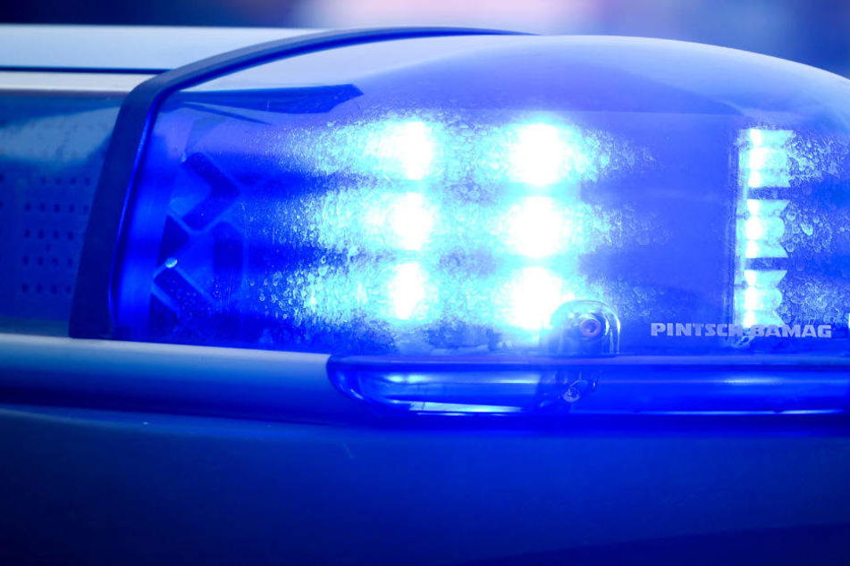 Die Frau war bereits beim Eintreffen der Polizeibeamten tot. (Symbolbild)