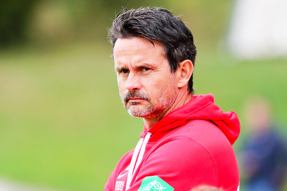 Ein Team mit Qualität und starken Einzelspielern! Aues Coach Dirk Schuster muss mit seiner Truppe zum SV Sandhausen.