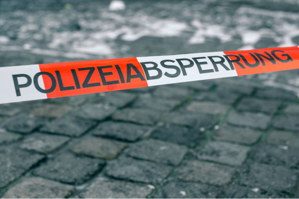 Die Polizei rückte zu einem Großeinsatz aus. (Symbolbild)