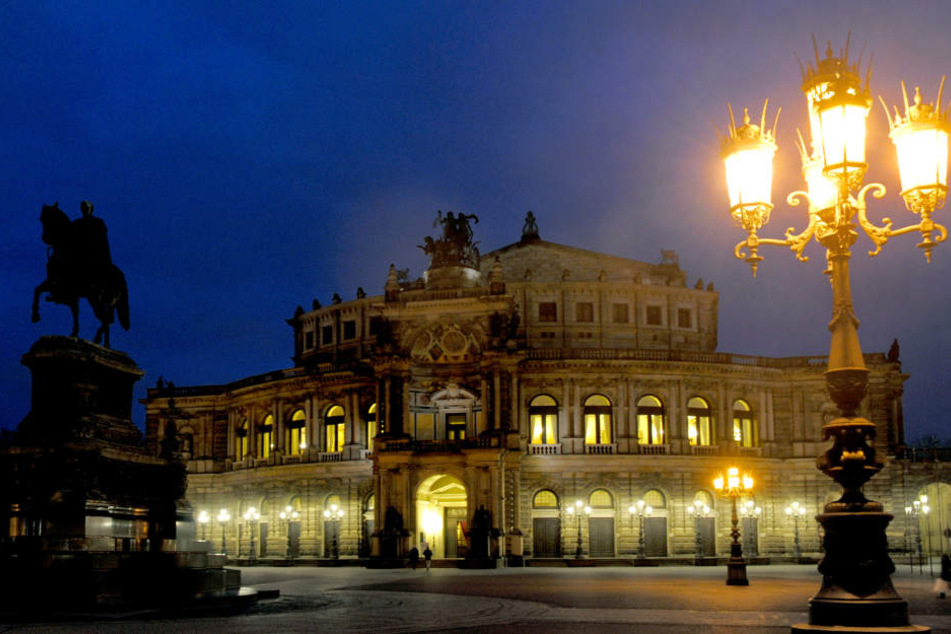 Semperoper dient auch als Werbemotiv (Radeberger).