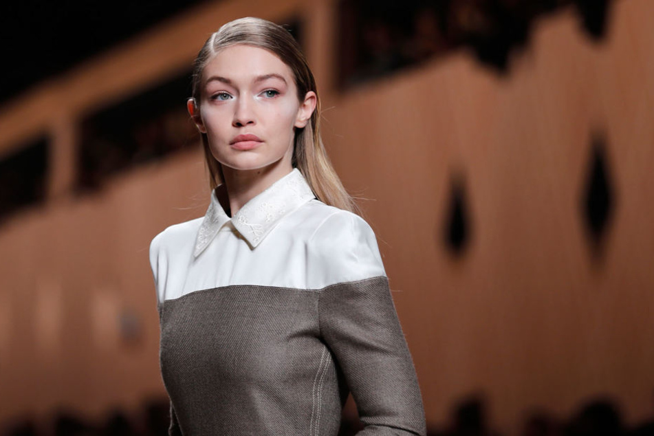 So sieht US-Model Gigi Hadid eigentlich aus - viel Ähnlichkeit zum "Vogue"-Cover ist nicht zu erkennen.