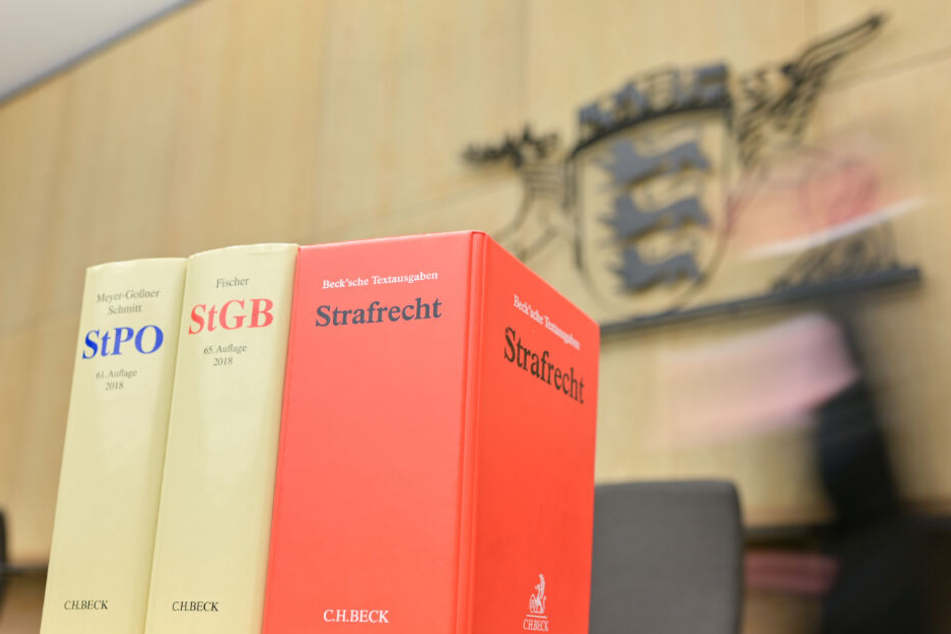 Der Angeklagte muss sich wegen des Verdachts der Körperverletzung mit Todesfolge vor dem Landgericht Mannheim verantworten. (Archivbild)